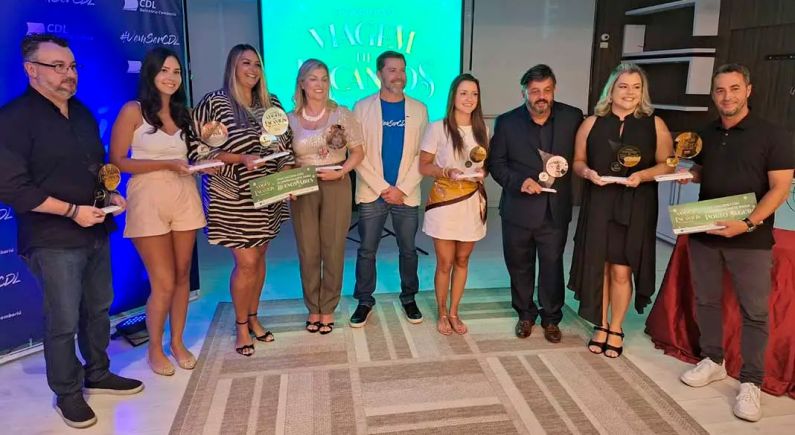 CDL de Balneário Camboriú premia empresas vencedoras do 3º Viagem de Encantos Natal BC